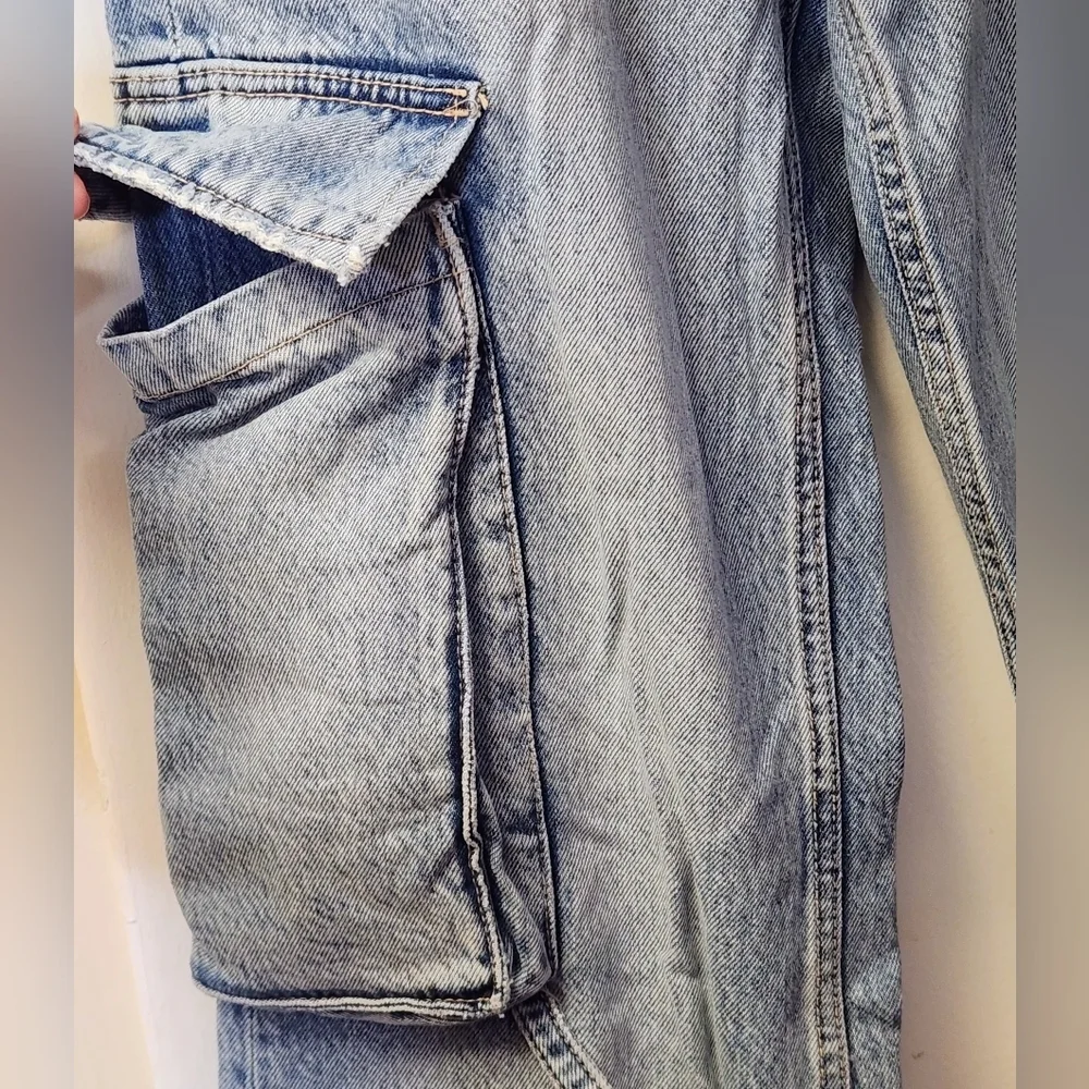 Zara Cotton Blend Belt Loop Wide Leg Cargo Jeans In Light Indigo Wash Size 2 - Picture 8 of 16
